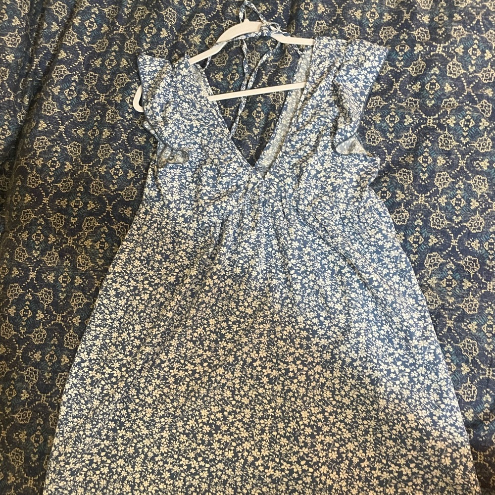 american eagle dress - white flowers on medium blue pattern